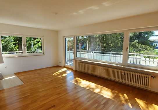 Schöne und helle 3-Zimmer-Wohnung mit umlaufendem Balkon und Einbauküche in Berg am Laim, München