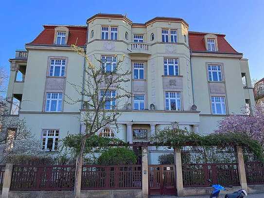 Großzügige Altbauwohnung in Gründerzeitvilla -- provisionsfrei -- Bestlage nahe der Universität