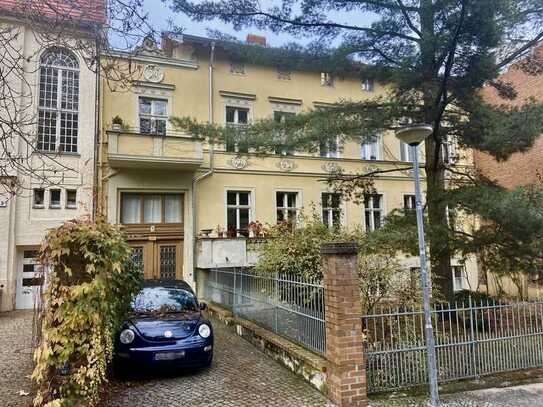 Besonders schöne Zwei-Zimmer-Wohnung mit Loggia im Herzen von Potsdam!