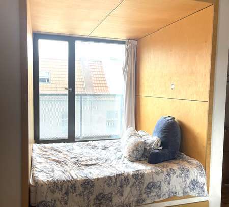 Sonnige Top Floor Studio mit Balkon 2 - 7 Monate