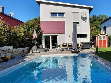 Erlangen-Rathsberg! Exklusives Architektenhaus am Waldrand!
