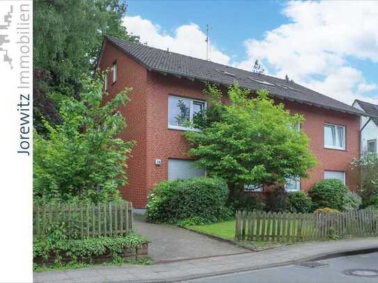 Bi-Großdornberg: 3 Zimmer-Wohnung mit großem Balkon und PKW-Stellplatz