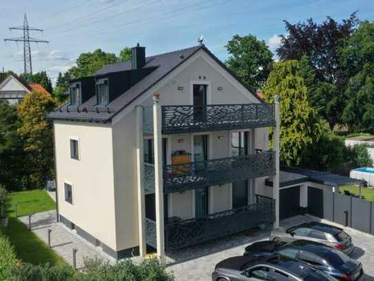 Traumhaft exklusive 3 ZKB Dachgeschoss Wohnung mit Balkon in Neusäß - unmittelbar zur Uni-Klinik Aug