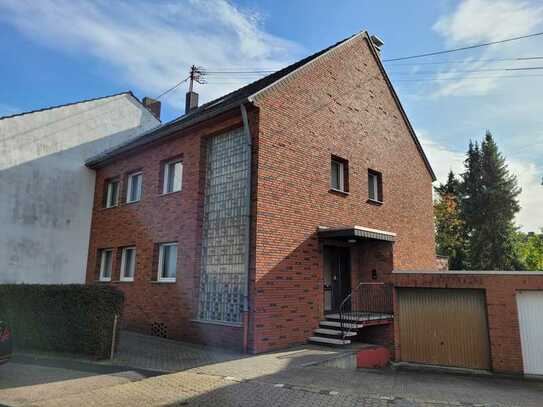 Troisdorf West - ZFH mit Dachausbau in zentrumsnaher, ruhiger Lage