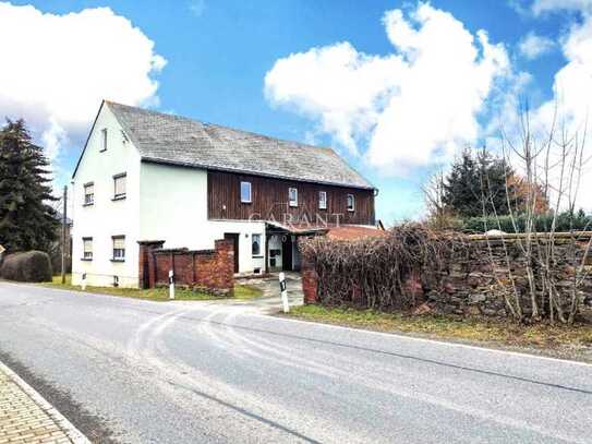 Kleines Mehrfamilienhaus mit Panoramablick und Garten in Großschirma zu verkaufen!