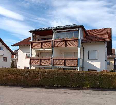 Geschmackvolle 3-Raum-Wohnung mit Balkon und Einbauküche in Bad Dürrheim