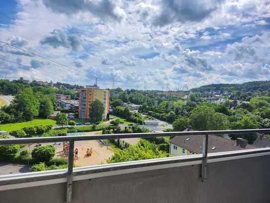 TOP sanierte 3 Zimmer Wohnung mit Balkon; Aufzug