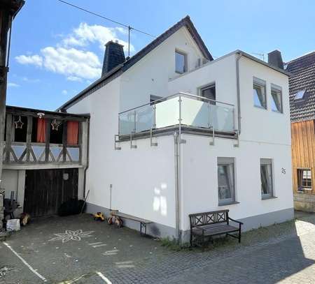 Maisonettewohnung 4 Zimmer mit Weitblick über Merenberg mit geräumigem Balkon und Stellplatz