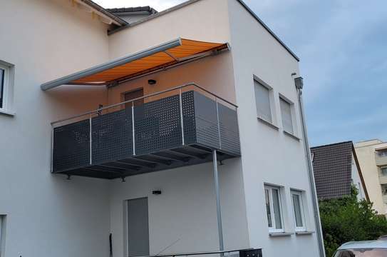 Schöne Wohnung mit zweieinhalb Zimmern sowie Balkon und Einbauküche in Herzogenaurach