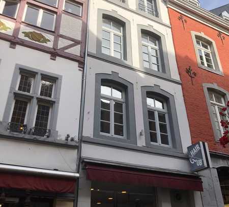 Denkmal in der Nähe des historischen Aachener Markts zu mieten