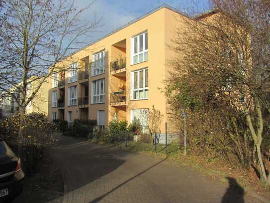 Helle 3-Zimmer-Wohnung mit Terrasse und Einbauküche in Staaken (Spandau), Berlin