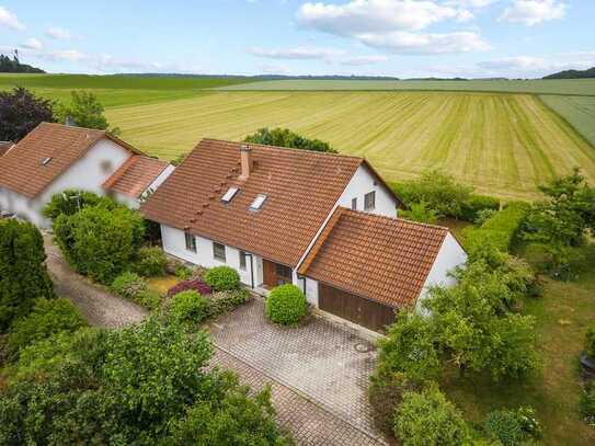 Außergewöhnlich großzügiges Wohnhaus in traumhafter Ortsrandlage von Biberach/Rindenmoos