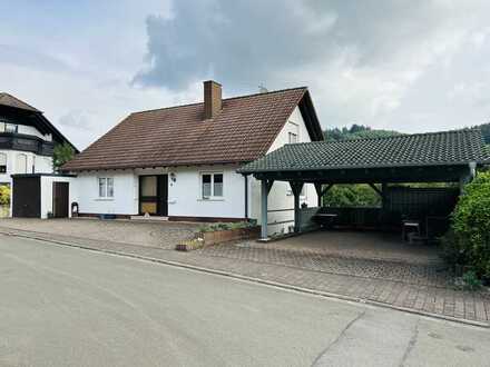 Wohnen auf einer Ebene mit Garage, Doppelcarport und Garten