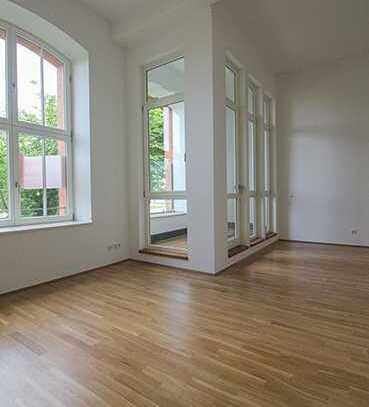 *** JETZT MIETEN * Ab 04/25 * 2 Zimmer * Loggia * Stellplatz * zentrumsnah ***