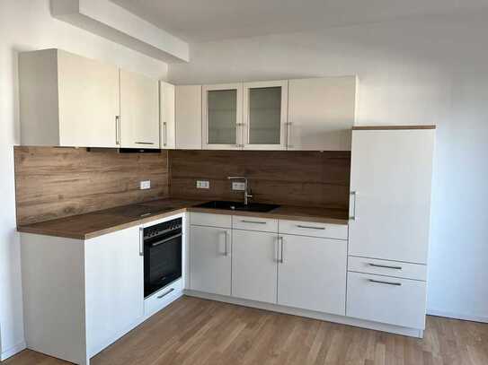 Erstbezug: Design Studio Apartment mit Einbauküche, WM und Balkon in Regensburg