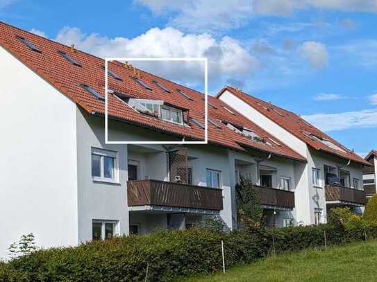 sonnige 2-Zimmer-Dachgeschosswohnung mit Loggia