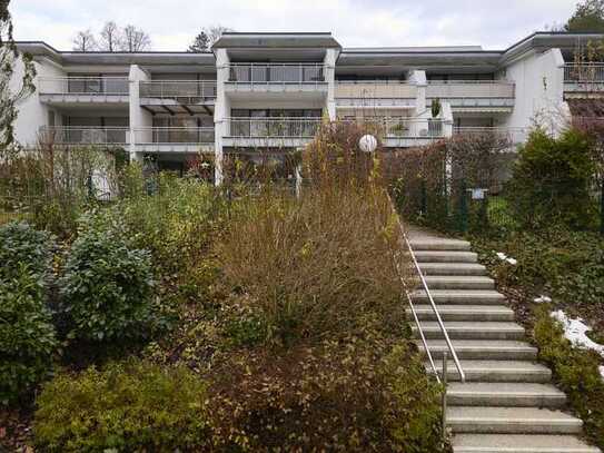 Wohnung mit Süd-Loggia, Terrasse und Garten