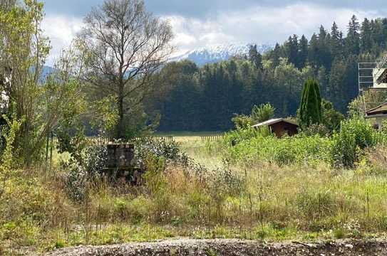 Schönes Baugrundstück für ein EINFAMILIENHAUS, nahe Chiemsee in 83355 Grabenstätt.