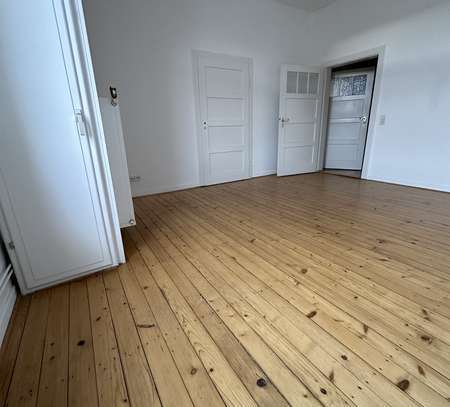 Zentrale renovierte 2-Zimmer-Wohnung mit großer Wohnküche