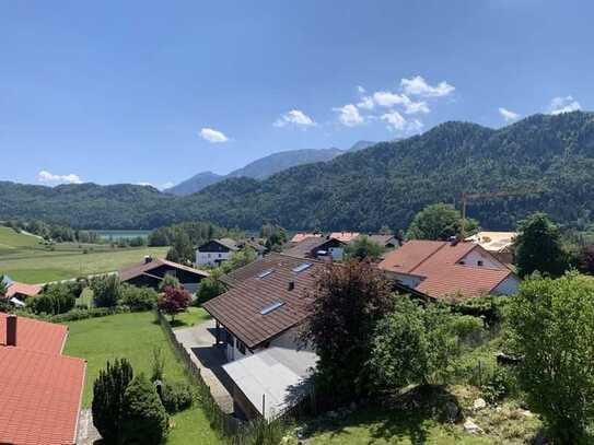 Wohnen wie im Urlaub: Helle 4-Zimmer-Wohnung mit EBK, See- und Bergblick am Weißensee