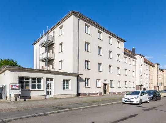 Frisch Sanierte 2 Zimmer Wohnung mit Balkon