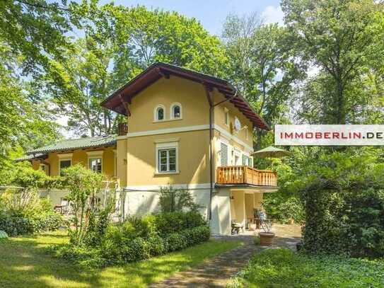 IMMOBERLIN.DE - Traumhafte Landhausvilla mit weitläufigem Grundstück