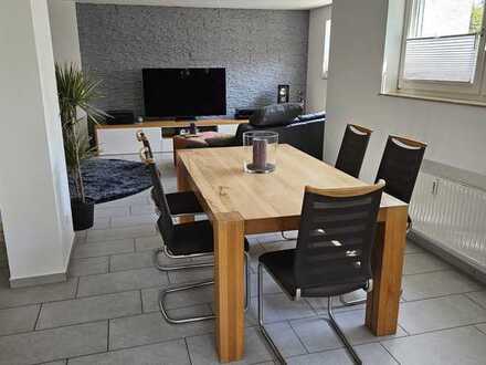 Schicke EG-Wohnung mit 3,5 Zimmern, Einbauküche, TG Stellplätze in genialer Lage!