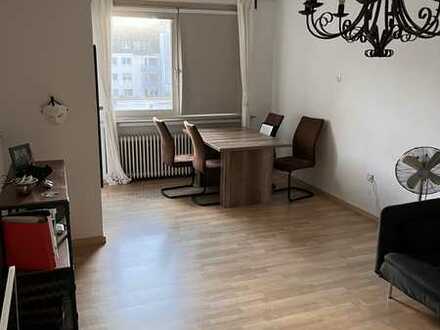 Schöne 2-Zimmer-City-Wohnung mit Küche / Balkon - von Privat
