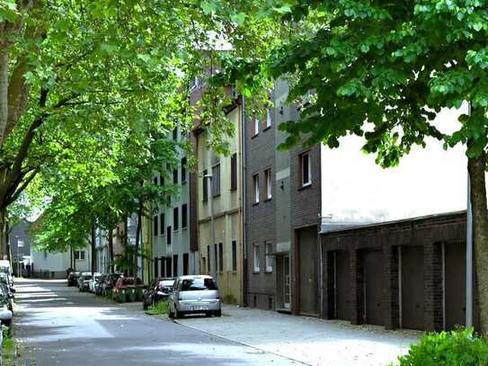 Ruhig gelegene 3-Zi.-Wohnung im EG, Wfl. 101 m². Terrasse und Garage