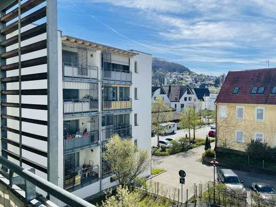 Im Grünen, im Städtle, perfekt für Senioren: Barrierefreie, helle 2-Zi.-Whg. mit Balkon und Garten