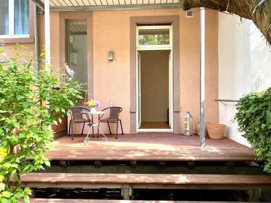 Moderne, möblierte Architekten Altbau Terrassenwohnung in Bornheim, Frankfurt am Main