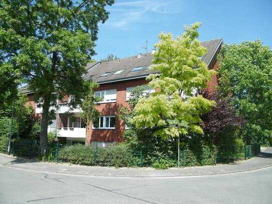 ...MODERNE SINGLE-WOHNUNG IN UNINÄHE MIT EBK....