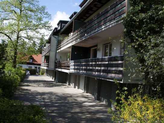 Superpreis ! Freie 3-Zimmerwohnung inkl. Garage. Herbstblick auf die Pfaueninsel.