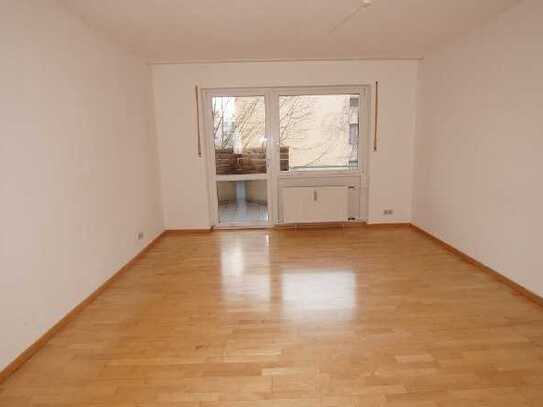 Helle 2 Zimmer-Wohnung mit Balkon