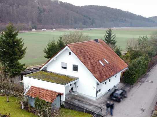 TOP-Immobilie: Einfamilienhaus mit großem Grundstück