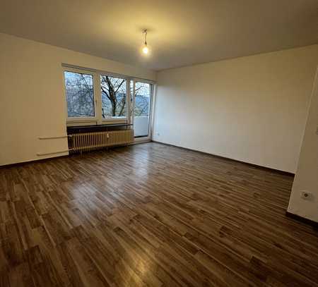 Modernisierte 2-Zimmer-Wohnung mit Balkon und EBK in Springe