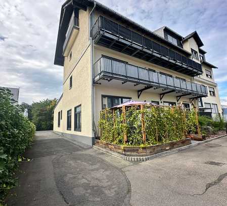 Hausgefühl mit den Vorteilen einer Wohnung: 3,5-ZKB mit Balkon, Terrasse & Gartenanteil!