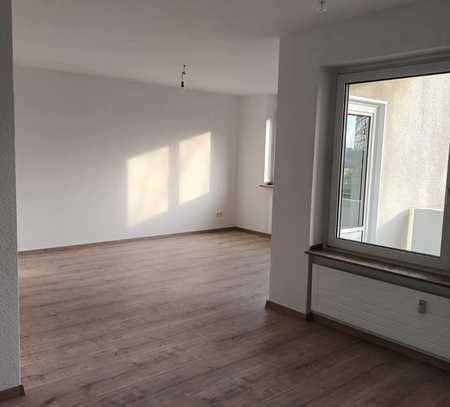 Vollständig renovierte 3,5-Raum-Wohnung mit Balkon in Essen