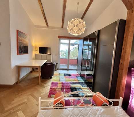 Ab Januar, Möbliertes Apartment, schöne, helle, moderne 1-Zimmer-Wohnung mit Balkon, zentral