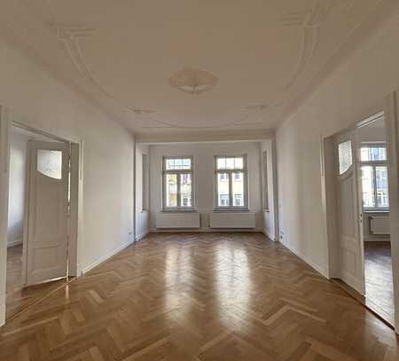 1 NKM-frei für Ihren Umzug! Wunderschone Altbauwohnung frisch nach Sanierung