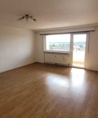 Helle 3-Zimmer Wohnung mit Balkon, Keller und Tiefgarage