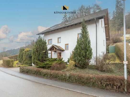 Idyllisches Zweifamilienhaus mit 200 m² Wohnfläche am Feldrand in Oberndorf (Altoberndorf) - Ruhe un