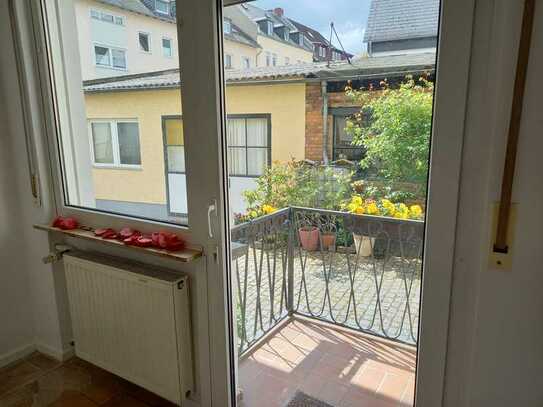 1-Zimmer-Erdgeschosswohnung mit Balkon in Wiesbaden