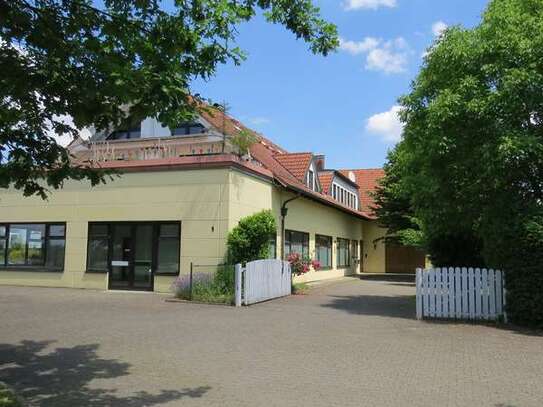 Geräumige, gepflegte 6-Zimmer-Penthouse-Wohnung mit großem Balkon und EBK