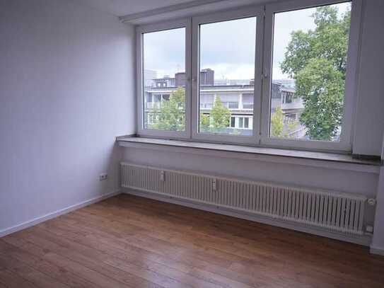 Günstige, modernisierte 3-Zimmer-Wohnung mit Balkon in Duisburg