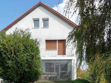 Modernisiertes Einfamilienhaus mit Garten in Böhl