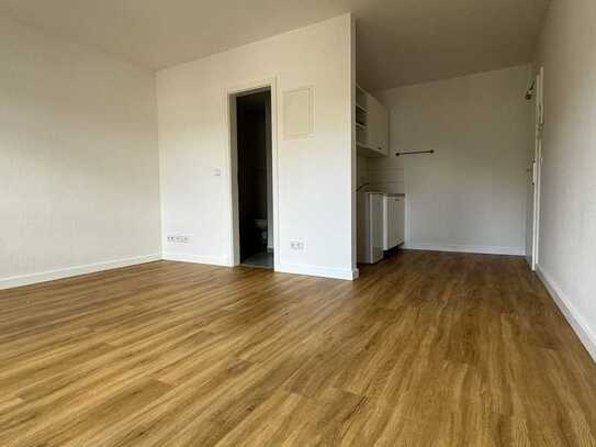 Helles 1-Zimmer-Apartment mit Pantryküche, Dusche und Balkon