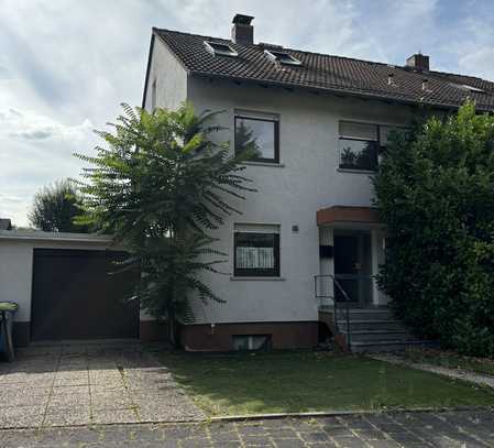 Modernes Einfamilienhaus in begehrter Lage mit Garage