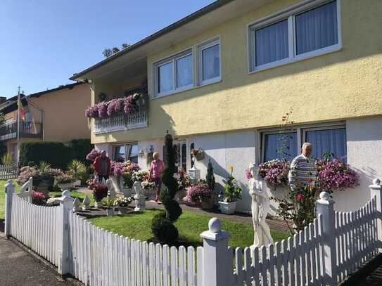 Ein-Zweifamilien-Traumhaus in schönster Lage, Garage, Traumgarten, bezugsfertig inkl. Einbauküchen