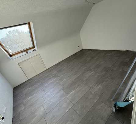 2-Zimmer-Dachgeschoss Wohnung In Faurndau GP